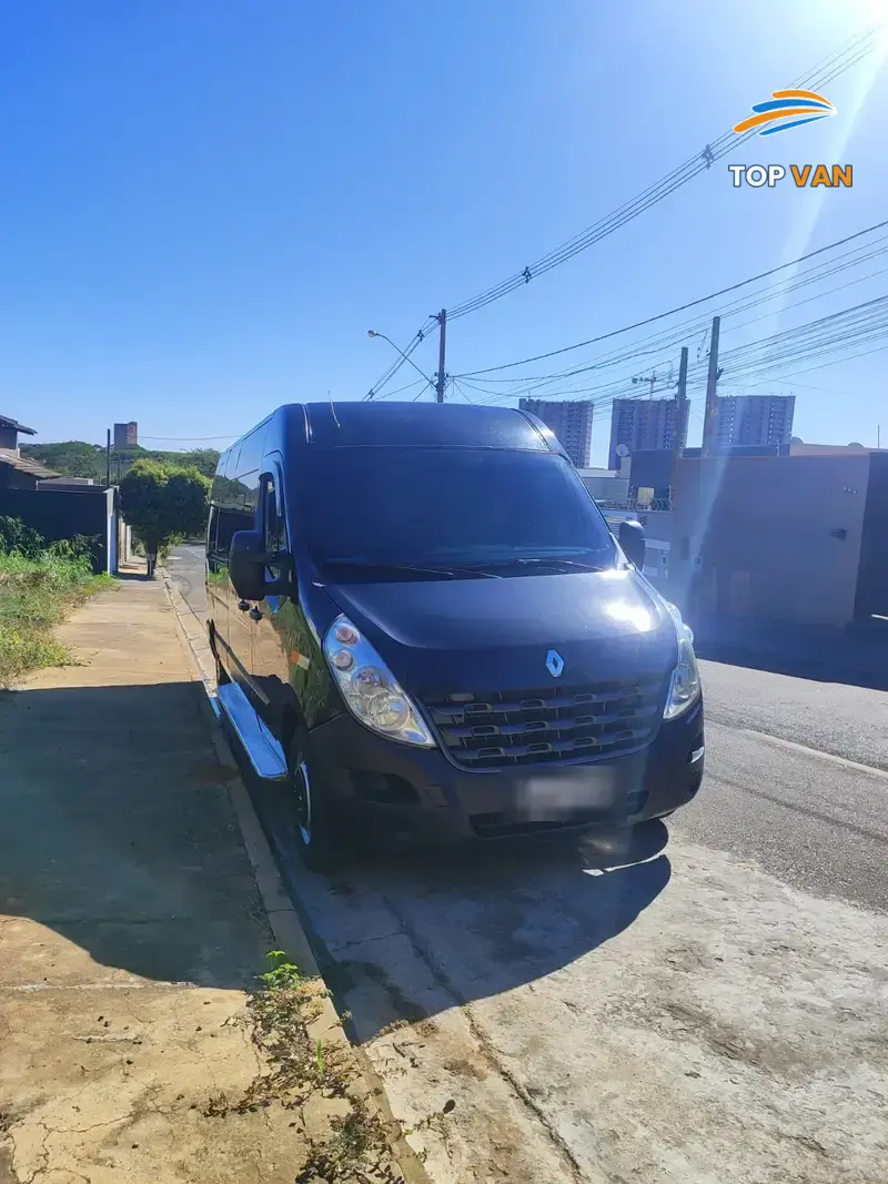 Van Master vista frontal
